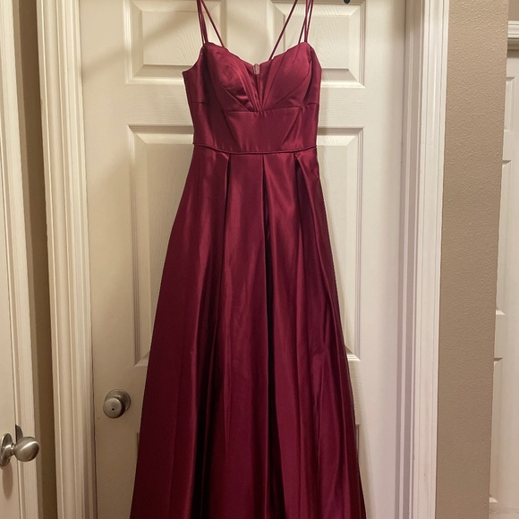 BURGUNDY SPAGHETTI-STRAP SATIN DULL CHARMEUSE PROM DRESS - Picture 1 of 2